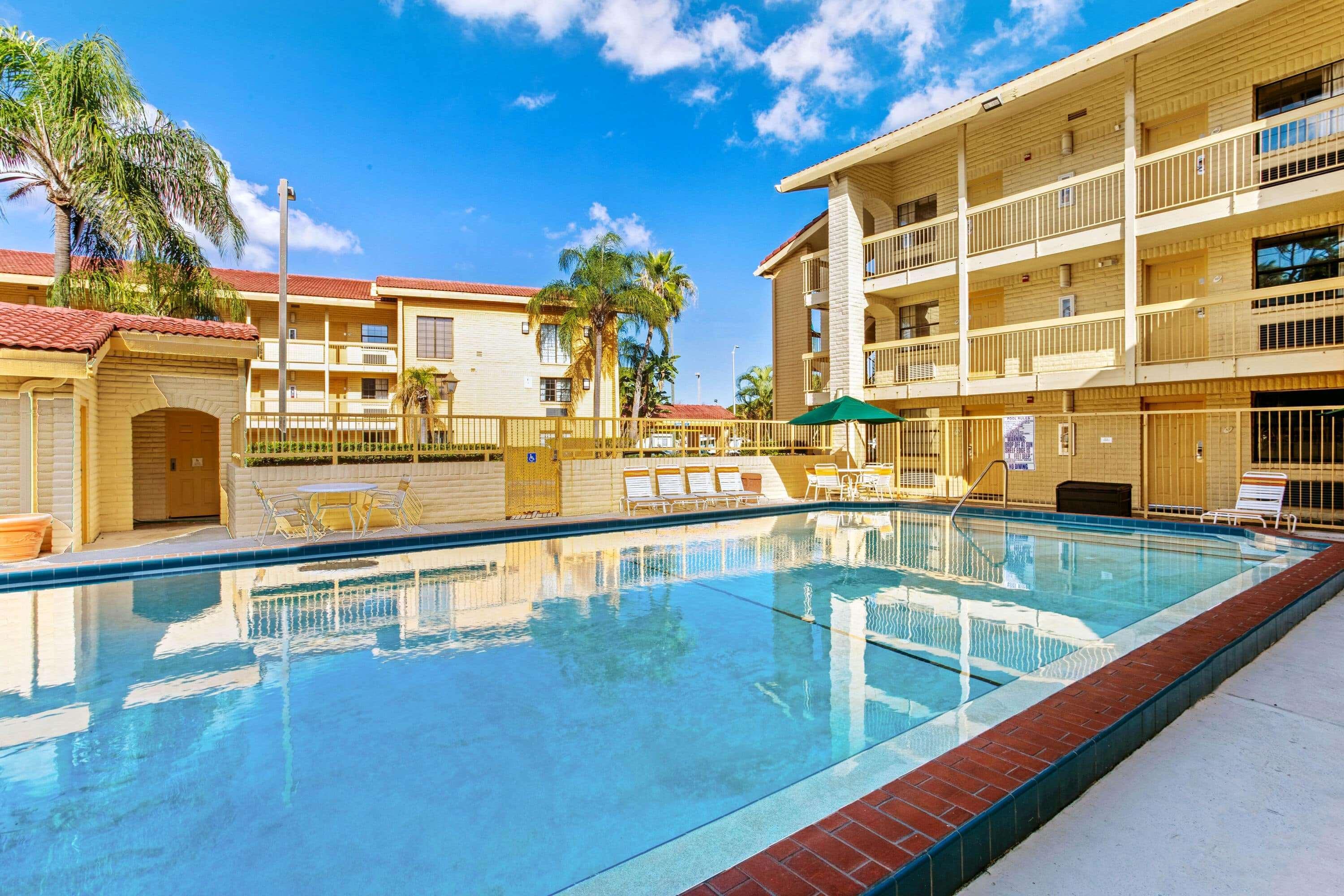La Quinta Inn By Wyndham Tampa Bay Pinellas Park Clearwater Экстерьер фото