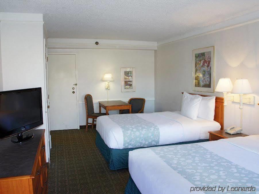 La Quinta Inn By Wyndham Tampa Bay Pinellas Park Clearwater Экстерьер фото